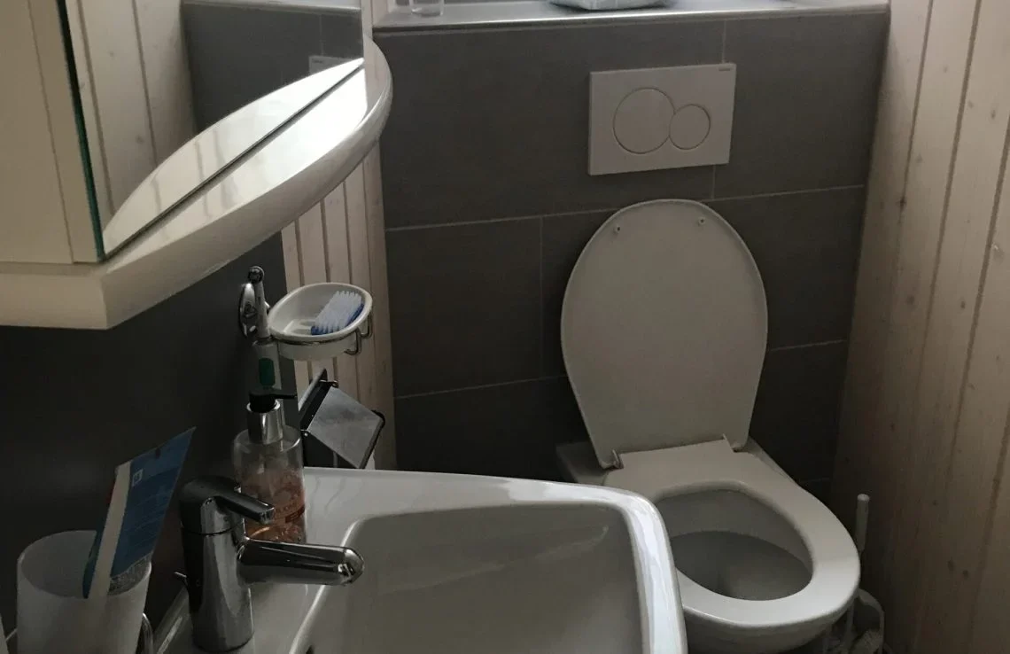 WC-Lavabo-scaled-r0tmfh62pwksdnc9fpycclyd75wm06nsremehwrqac